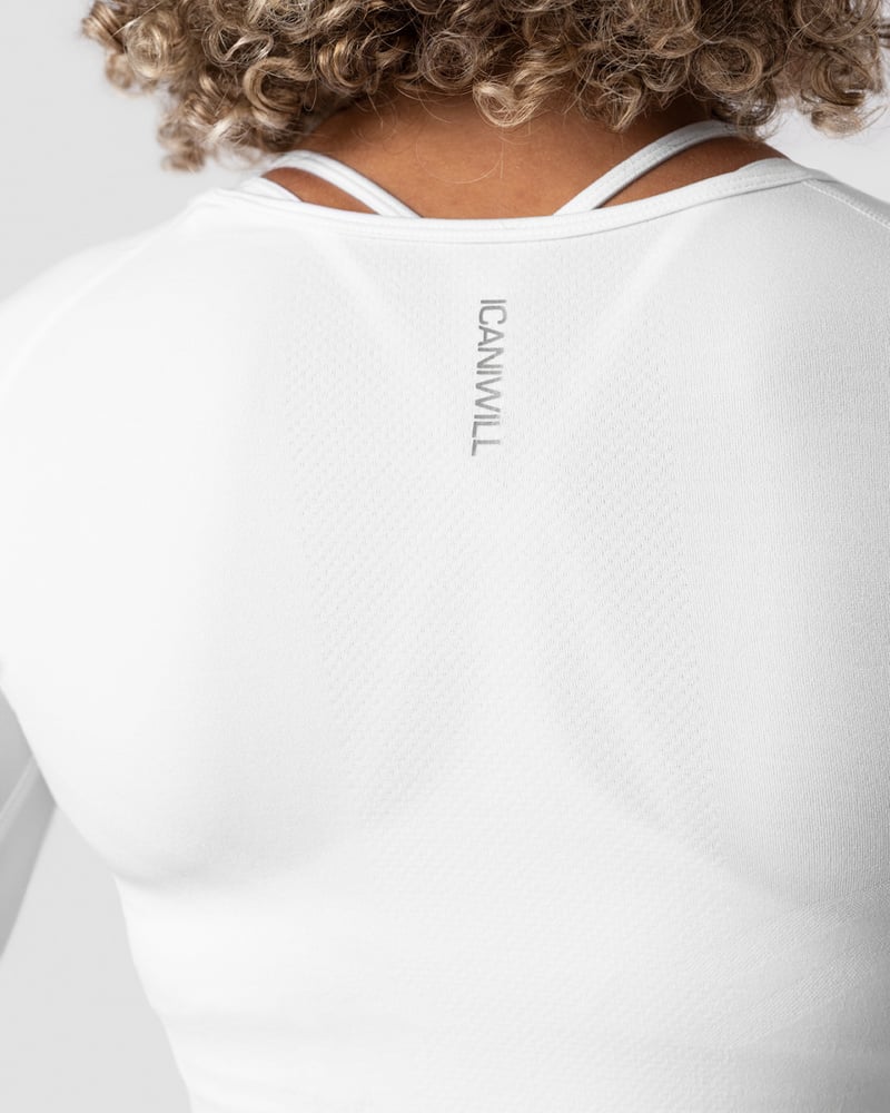 define seamless ls crop top white wmn