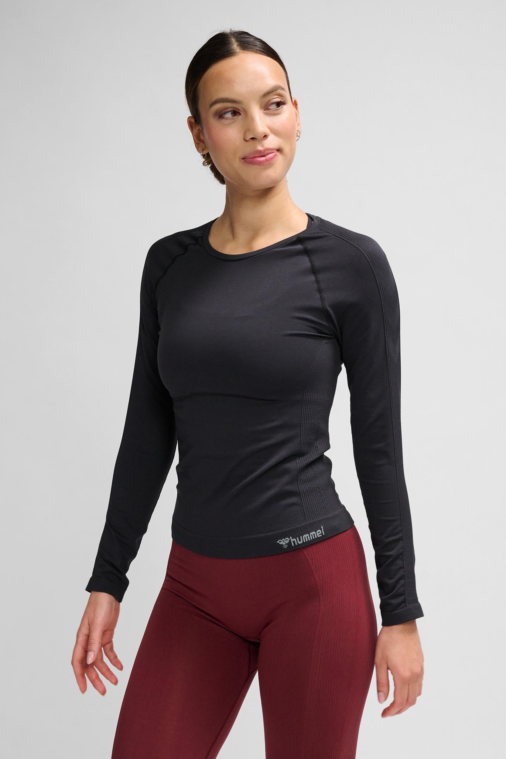 HUMMEL - Hmlclea Seamless Tight T-shirt L/s - Black Melange