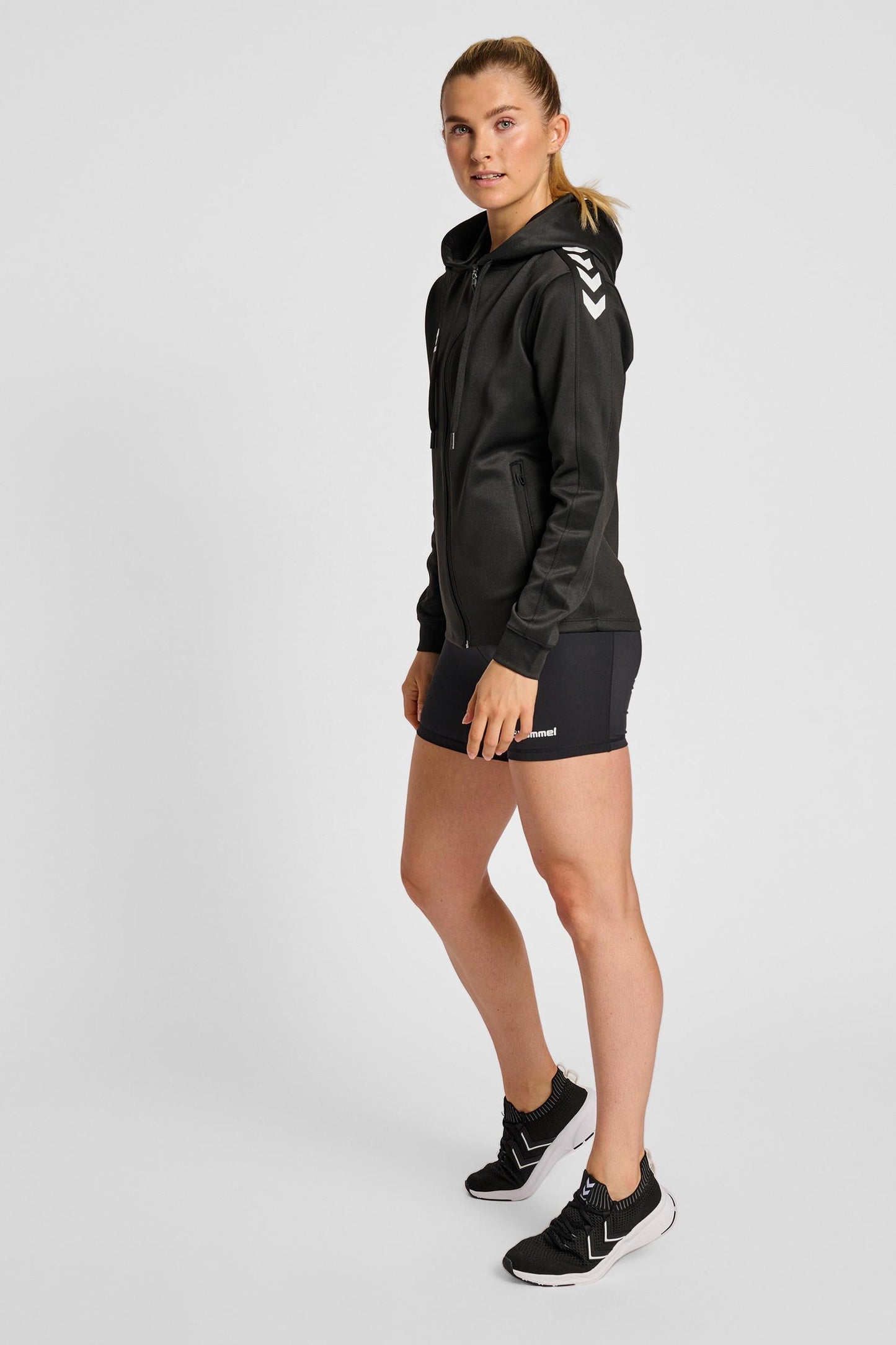 HUMMEL - Hmlcore Xk Poly Zip Hood Sweat Woma - Black